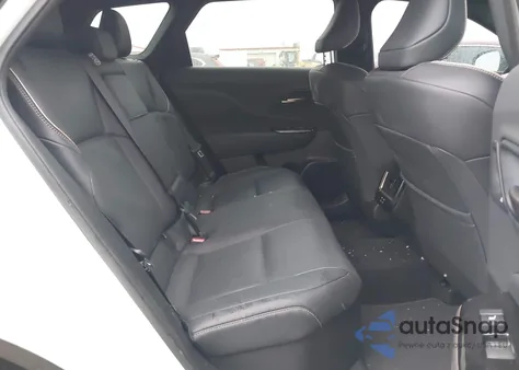 2025 Toyota Crown Signia Limited z USA, uszkodzony, nr VIN JTDACAAJ9S3028521